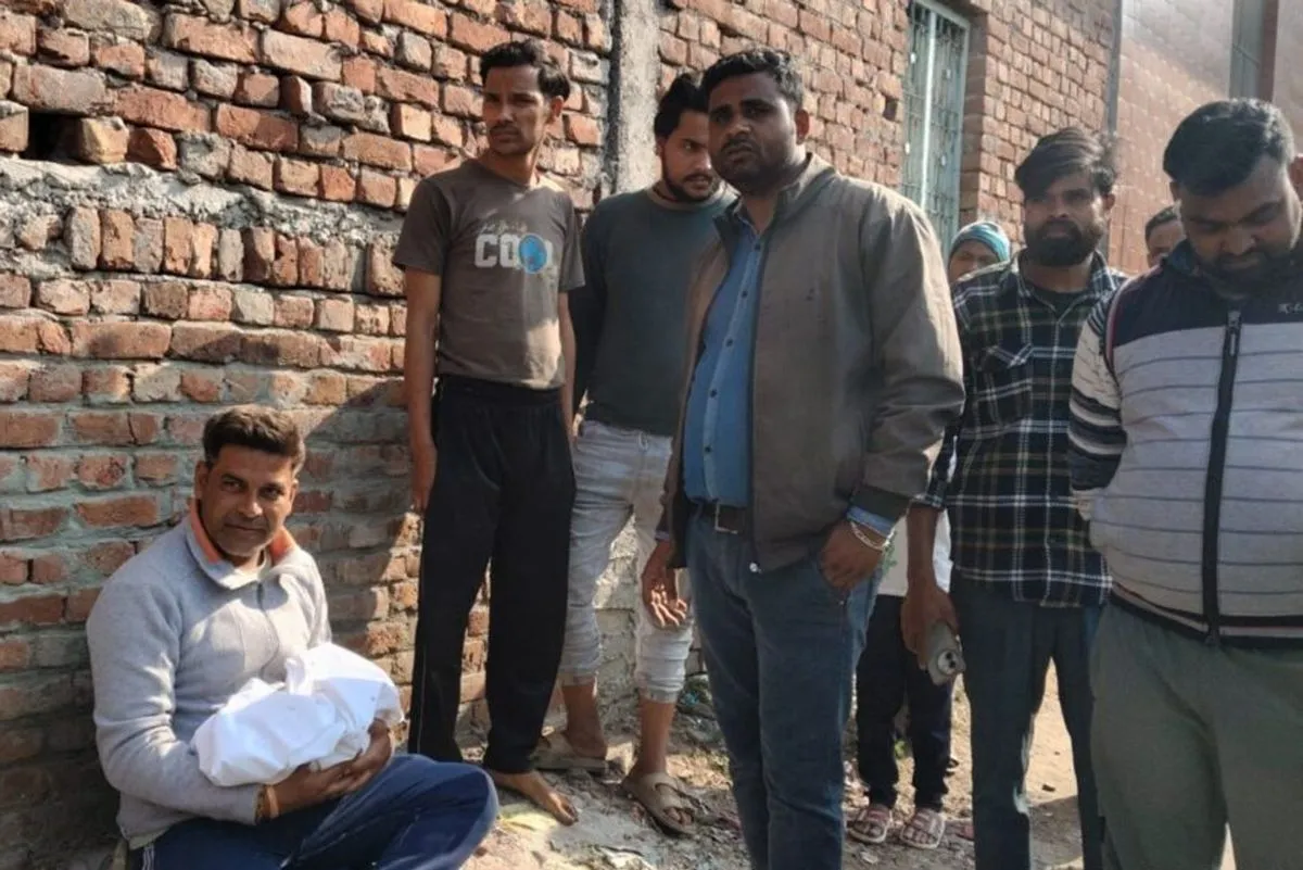मुजफ्फरनगर में इंसानियत शर्मसार: श्मशान घाट के पास झाड़ियों में मिली एक माह की मासूम की लाश, आवारा कुत्तों ने नोचा शरीर