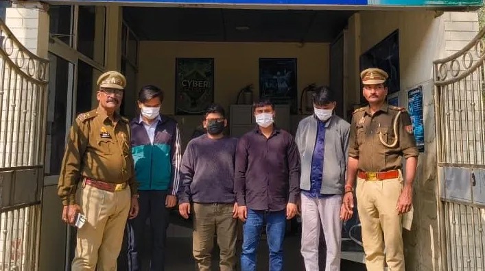 नोएडा: क्रू-शिप जॉब के नाम पर साइबर ठगी करने वाले कॉल सेंटर का पर्दाफाश, 4 गिरफ्तार