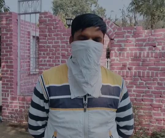 दबंगई का वीडियो वायरल: सहारनपुर में फाइनेंस कंपनी के मैनेजर को केबिन में घुसकर पीटा, भीम आर्मी नेता पर आरोप