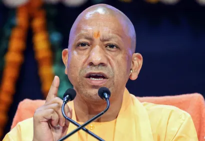 यूपी में होली पर 4 दिन बंद रहेंगे स्कूल, कॉलेज और सरकारी दफ्तर, सरकार ने दिए ये आदेश