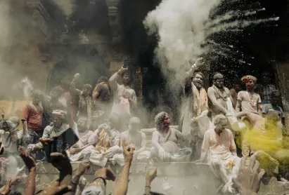 मौत की राख से खेली गई होली! काशी की ये परंपरा देख दुनिया रह गई हैरान