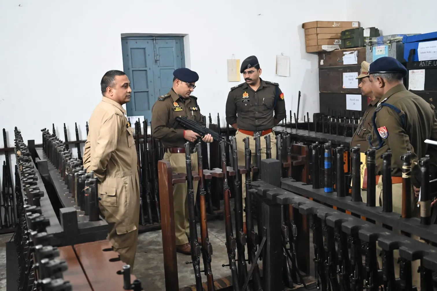 सहारनपुर में एसएसपी ने रिजर्व पुलिस लाइन का किया निरीक्षण, सुरक्षा व व्यवस्थाओं पर दिए निर्देश