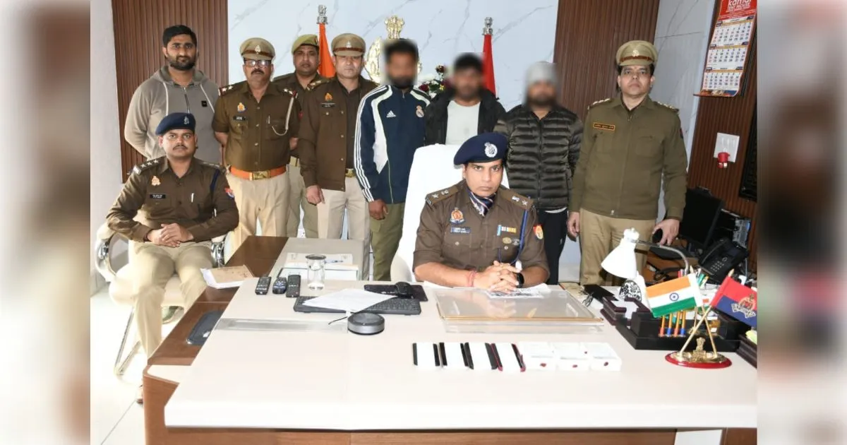 मुजफ्फरनगर में अमेजन से 'डिजिटल डकैती' करने वाले अंतरराज्यीय गिरोह का पर्दाफाश: 6.50 लाख का सोना बरामद, जयपुर के 3 शातिर गिरफ्तार