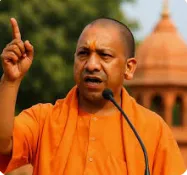 वनवास से लौटे राम सा स्वागत! पैतृक गाँव पहुँचे योगी आदित्यनाथ