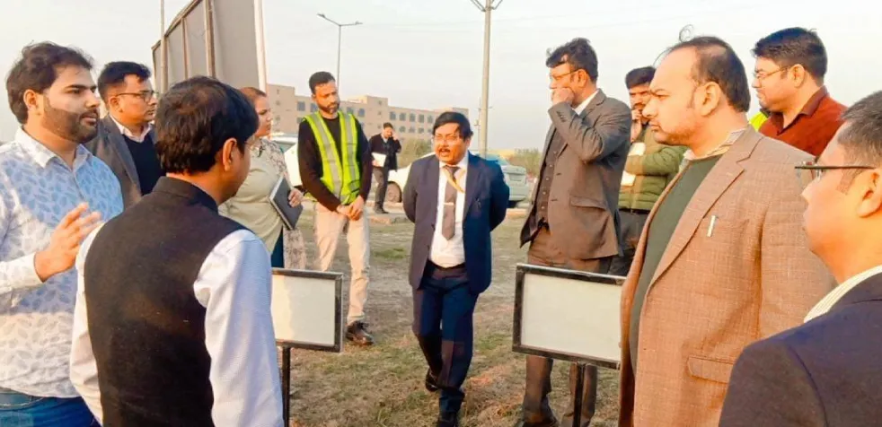 बिहार प्रतिनिधिमंडल ने ग्रेटर नोएडा प्राधिकरण का दौरा किया: औद्योगिक टाउनशिप विकास हेतु जानकारी प्राप्त