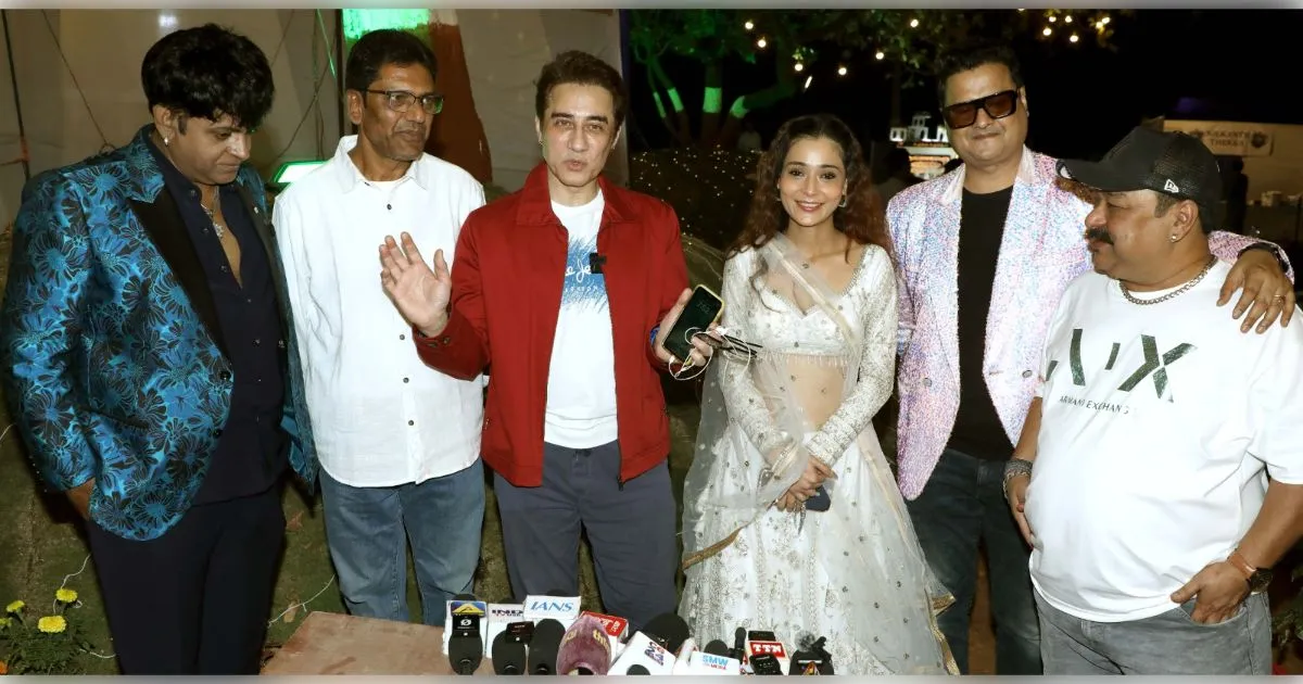 सितारों की चमक में नहाया कर्जत: फैज़ल खान और सारा खान ने किया 'नीलकंठ वैली' का भव्य शुभारंभ