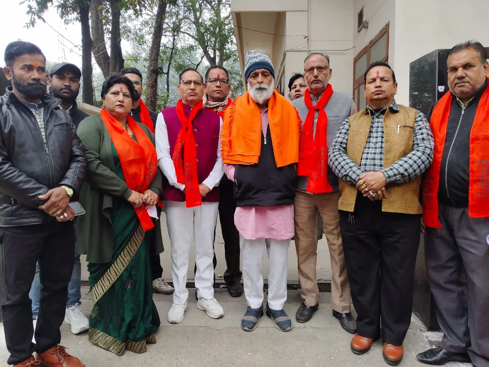 नगरपालिका में भ्रष्टाचार और अवैध पेड़ कटान पर भड़की क्रांतिसेना: जिलाधिकारी से मिलकर की कार्रवाई की मांग, कमीशनखोरी और सफाई कर्मियों के शोषण का लगाया आरोप