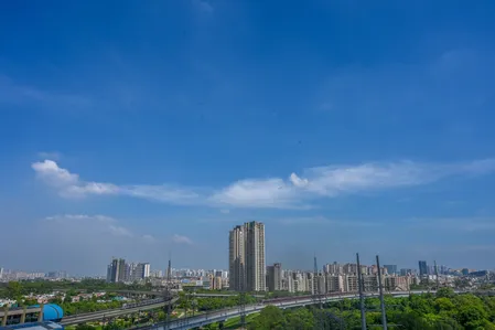 तेज हवाओं से एनसीआर को राहत, एक्यूआई में आंशिक सुधार, येलो और ऑरेंज जोन में वायु गुणवत्ता सूचकांक 