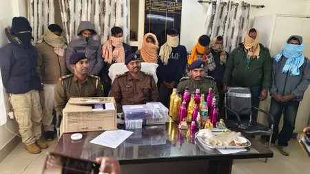 बिहार: मोतिहारी में जाली नोट छापने वाले गिरोह का पर्दाफाश; 10 आरोपी गिरफ्तार, लाखों के नकली नोट बरामद