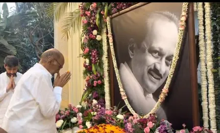 शरद पवार ने अजित पवार को श्रद्धांजलि दी, महाराष्ट्र की डिप्टी सीएम बनने के बाद पहली बार सुनेत्रा से मिले