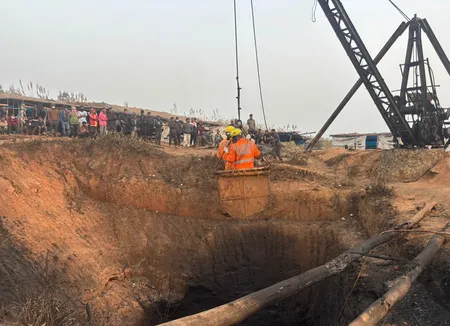 अवैध कोयला खदान हादसे में बढ़ा मौत का आंकड़ा, 27 लोगों की जा चुकी जान