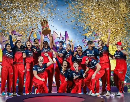 अनुष्का से ऋषभ तक, डब्ल्यूपीएल में आरसीबी की शानदार जीत से गदगद सितारे, महिला टीम को दी बधाई