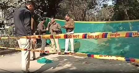 दिल्ली जनकपुरी हादसा: एफआईआर में खुलासा- कोई चेतावनी बोर्ड नहीं, न बैरिकेड, न रोशनी