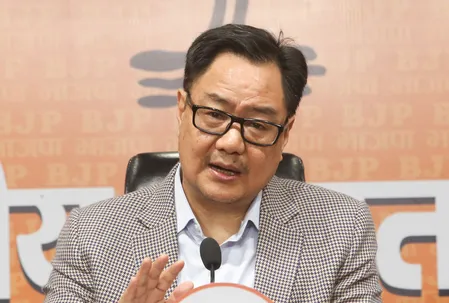 केजरीवाल-सिसोदिया के बरी होने पर किरेन रिजिजू बोले, 'गलत फैसले को सही करने के लिए हैं ऊपरी अदालतें' 