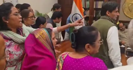 'लोकसभा स्पीकर के चैंबर में जबरन घुसे कांग्रेस सांसद, गाली गलौच की और धमकाया'.. किरेन रिजिजू ने शेयर किया वीडियो