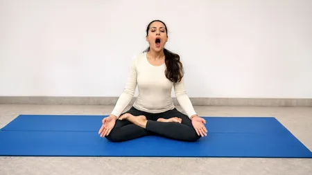 पाचन सुधारे और कफ मिटाए, भुजंगीकरण प्राणायाम के खूब फायदे