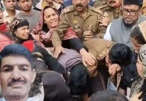 बुलंदशहर: मिल प्रबंधन की प्रताड़ना ने ली कर्मचारी की जान; नोट में लिखा- 'घर में आटा तक नहीं, बेटियों का ख्याल रखना'