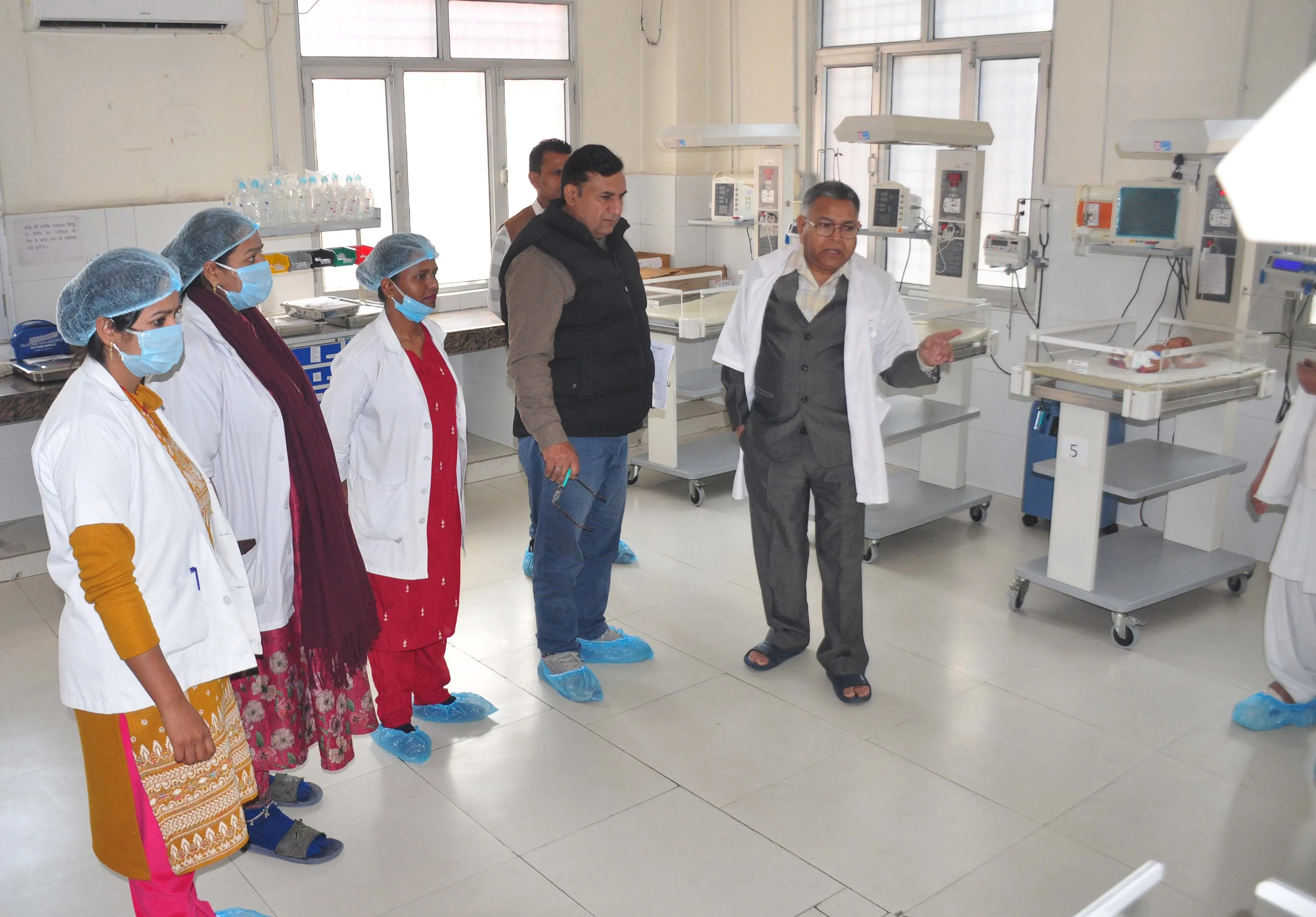 शामली: राज्य टीम ने सामुदायिक स्वास्थ्य केंद्र और जिला अस्पताल का निरीक्षण किया