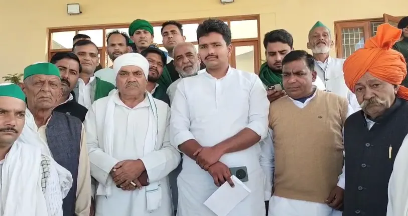 शामली में अमेरिका-भारत व्यापार समझौते के विरोध में किसानों का प्रदर्शन, राष्ट्रपति के नाम ज्ञापन सौंपा