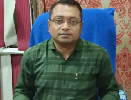 झांसी: डॉक्टर की संदिग्ध परिस्थितियों में मौत, घर के भीतर मिला शव, पत्नी और बच्चों का रो-रोकर बुरा हाल