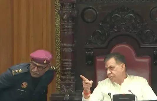 विधानसभा में मोबाइल बजते ही भड़के स्पीकर, दो विधायकों के फोन जब्त; 90 वर्षीय सपा विधायक स्कूटी से पहुंचे सदन