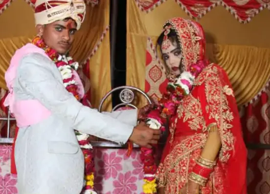 हाथरस: सुहागरात पर चाकू से हमला, फिर पूरे परिवार को नशीला खाना खिलाकर 'चाचा' संग फुर्र हुई दुल्हन