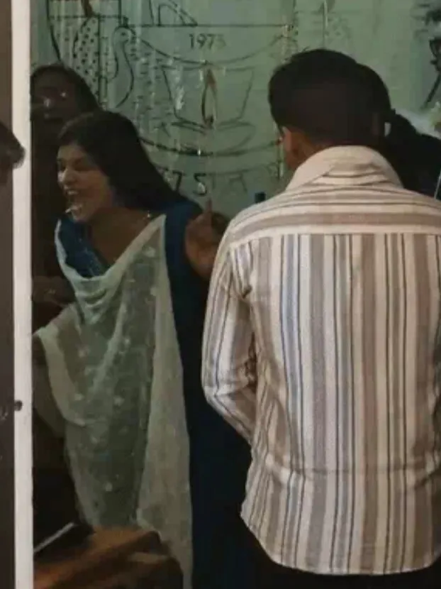 बुंदेलखंड विश्वविद्यालय के अर्थशास्त्र विभाग की प्रोफेसर के डेन्टिस्ट पति ने उठाया ये खौफनाक कदम