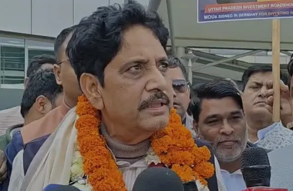 जर्मनी में 10 हजार करोड़ के निवेश का मार्ग प्रशस्त कर लौटे केशव मौर्य और सुनील शर्मा, एयरपोर्ट पर जोरदार स्वागत