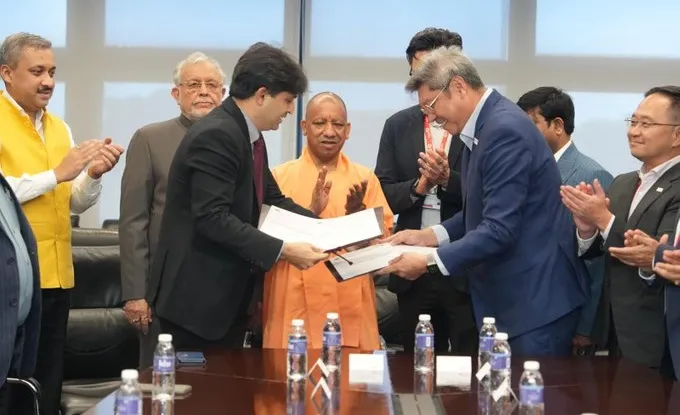 मुख्यमंत्री योगी का दौरा : सिंगापुर के साथ यूपी की बड़ी रणनीतिक साझेदारी, इन्वेस्ट यूपी व एससीई के बीच एमओयू