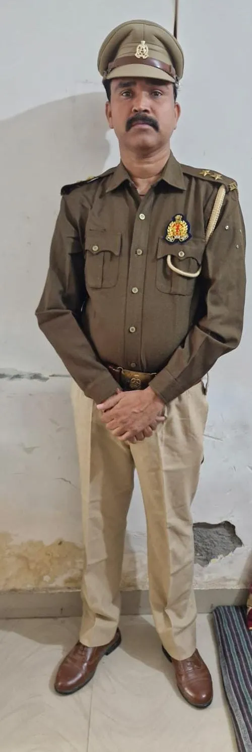 सावधान! कानपुर में दरोगा बनकर घूम रहा था ठग, ऐसे फंसाता था बेरोजगारों को