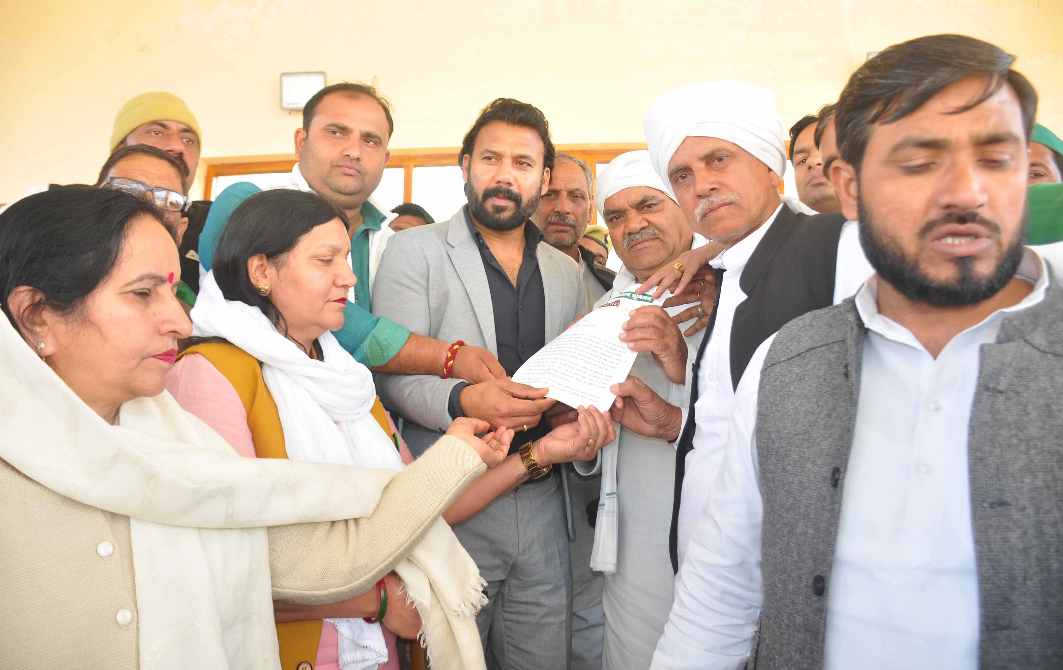 शामली: भाकियू ने कलेक्ट्रेट में प्रदर्शन कर अमेरिका-भारत व्यापार समझौते को रद्द करने की मांग की