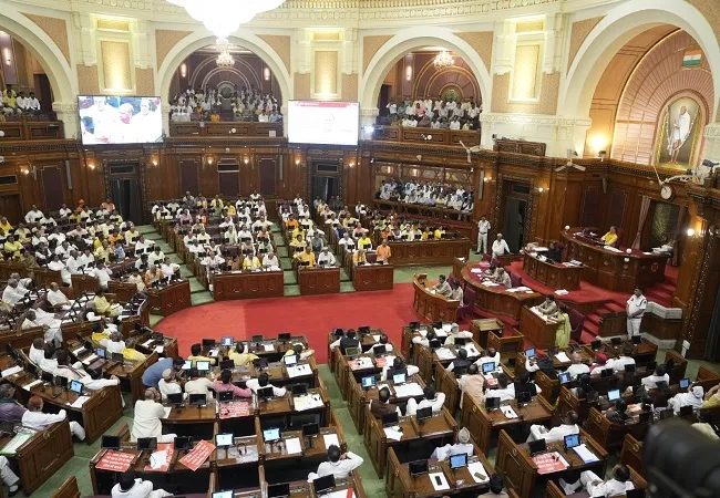  विधानसभा में विपक्ष ने उठाए बेराेजगारी व महंगाई के मुद्दे, सरकार ने कहा-प्रदेश के युवाओं को दी गई साढ़े आठ लाख सरकारी नौकरी