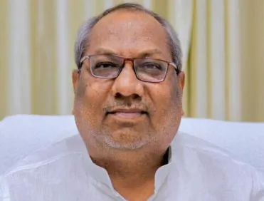 देवरिया: VIP ट्रीटमेंट न मिलने पर मंत्री संजय निषाद भड़के, निजी सचिव ने कार्रवाई के लिए डीएम-SP को लिखा लेटर