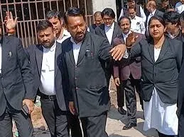 वकील की हत्या के विरोध में अधिवक्ताओं की हड़ताल से न्यायालय का कामकाज ठप, एडवोकेट प्रोटेक्शन एक्ट की मांग तेज