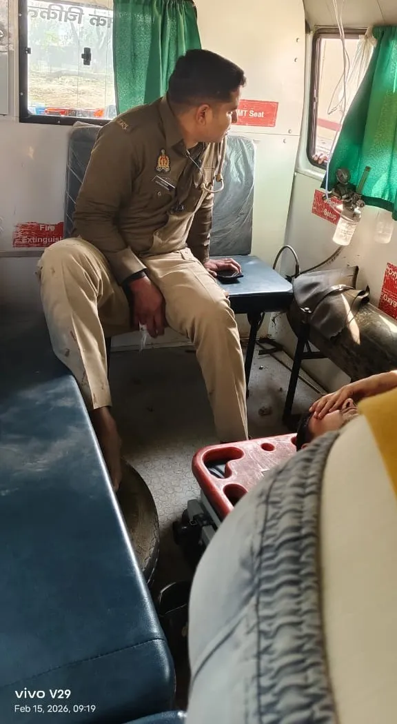 तीन बाइकों की टक्कर दो सिपाही समेत आधा दर्जन से अधिक लोग घायल