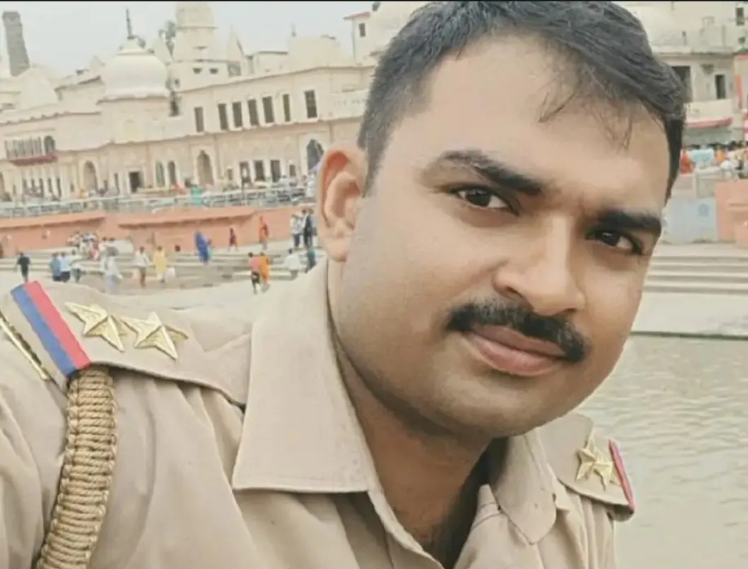 बाराबंकी में दरोगा की शर्मनाक करतूत: महिला से बोला- 'पति को छोड़ मेरी बन जाओ', विरोध पर दी धमकी