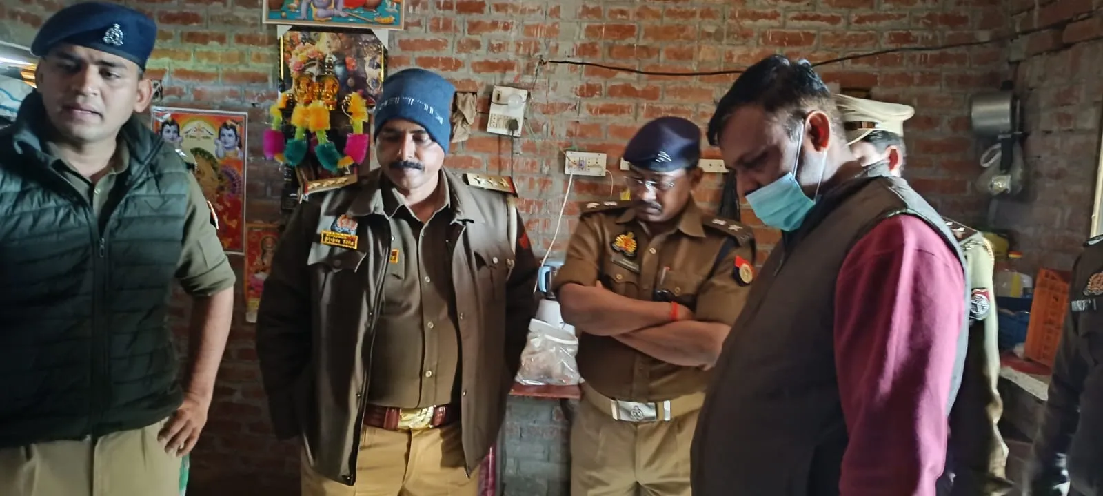 पत्नी ने प्रेमी संग मिलकर की पति की कुल्हाड़ी से काटकर हत्या, मौके से फरार