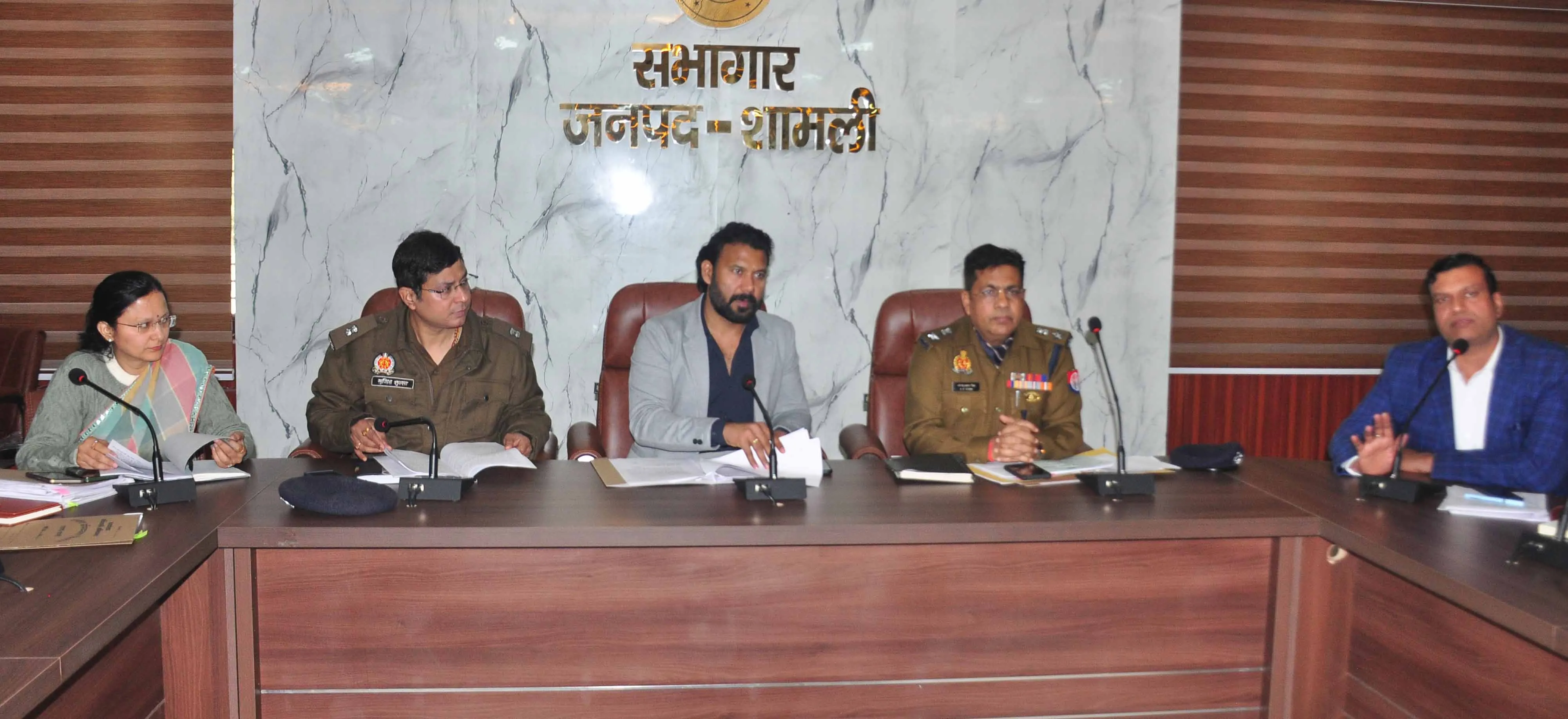 शामली: डीएम ने 2026 हाईस्कूल एवं इंटरमीडिएट बोर्ड परीक्षा की तैयारियों की समीक्षा की