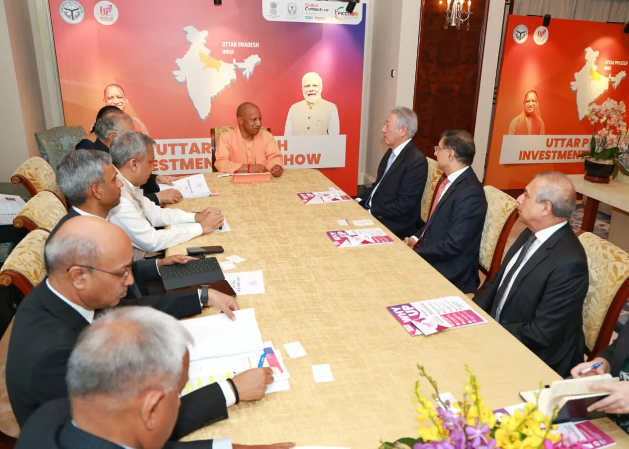 मुख्यमंत्री योगी का सिंगापुर दौरा : टेमासेक के चेयरमैन ने योगी से की मुलाकात, उत्तर प्रदेश में निवेश पर दिलचस्पी ली