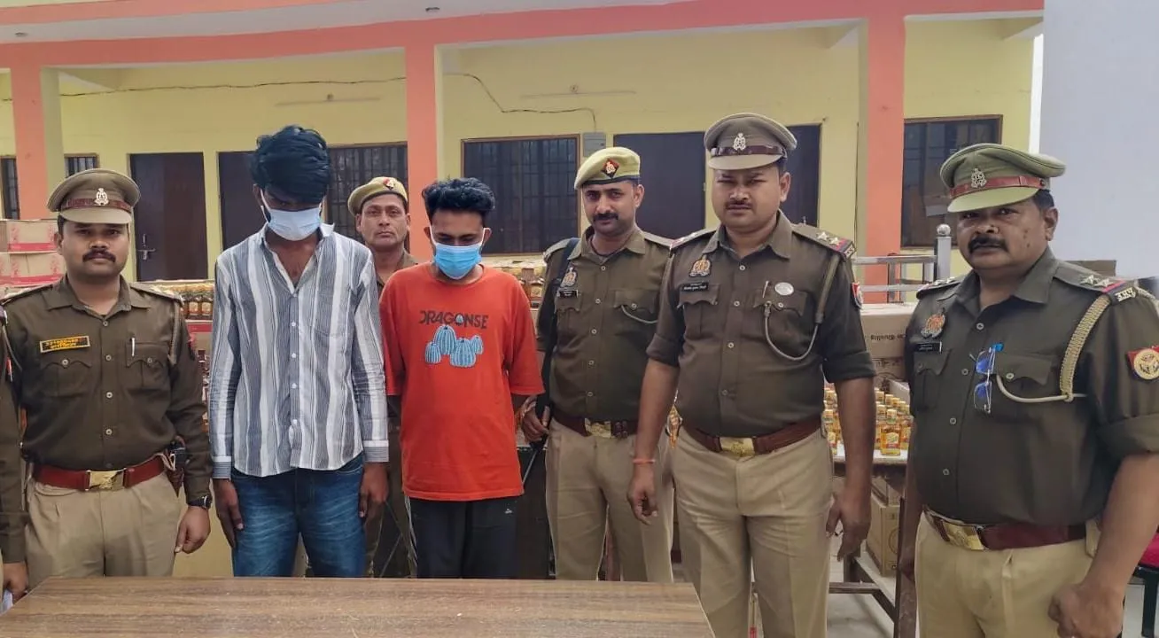 पुलिस की बड़ी स्ट्राइक: एक करोड़ से अधिक की अवैध शराब जब्त, दो शातिर तस्कर गिरफ्तार