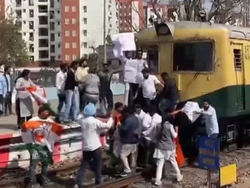 युवा कांग्रेस अध्यक्ष उदय भानु चिब की गिरफ्तारी के विरोध में यूथ कांग्रेस का हल्ला बोल..दिल्ली में रेल रोकी, देशभर में प्रदर्शन