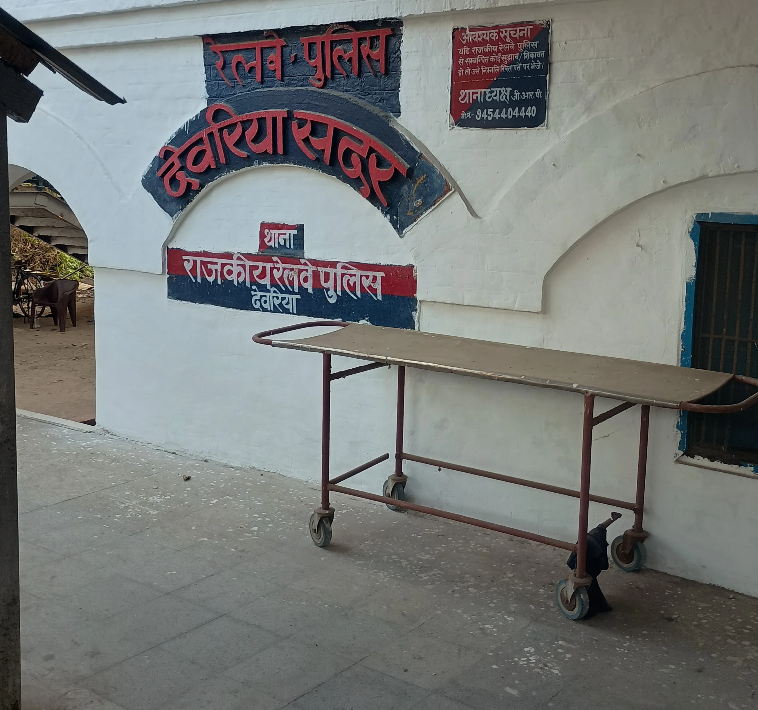 शर्मनाक!  अहमदाबाद-गोरखपुर एक्सप्रेस के 1st AC कोच में महिला से दरिंदगी का आरोप..जीआरपी जांच में जुटी