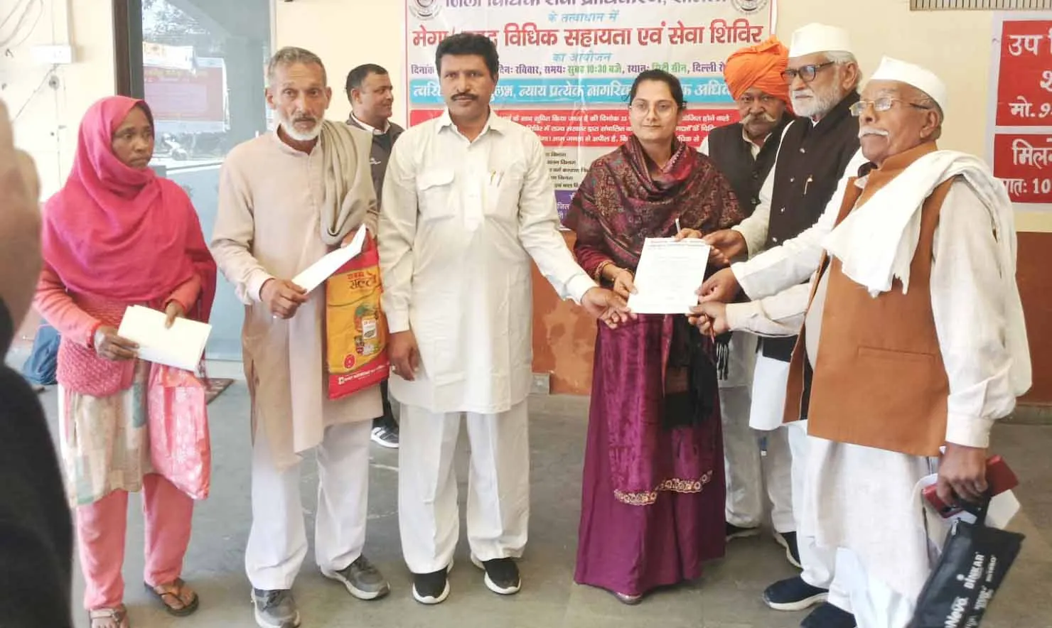 शामली: वाल्मीकि समाज और सफाई कर्मचारियों का 7 सूत्रीय ज्ञापन SDM को सौंपा