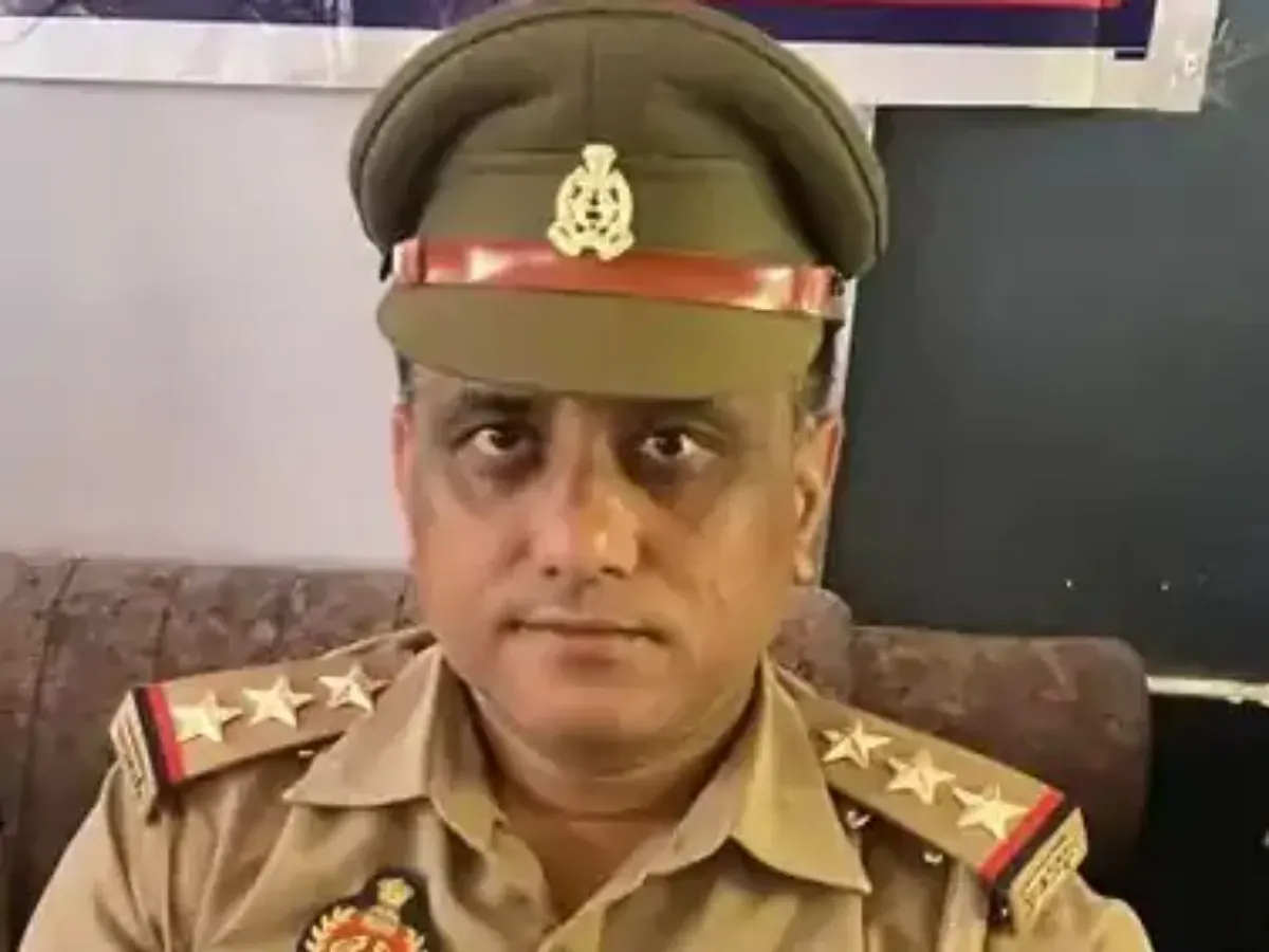 बिजनौर कोतवाली में किन्नरों का 'खूनी' संग्राम: थाना बना अखाड़ा, जमकर चले लात-घूंसे; एसपी ने शहर कोतवाल को किया सस्पेंड