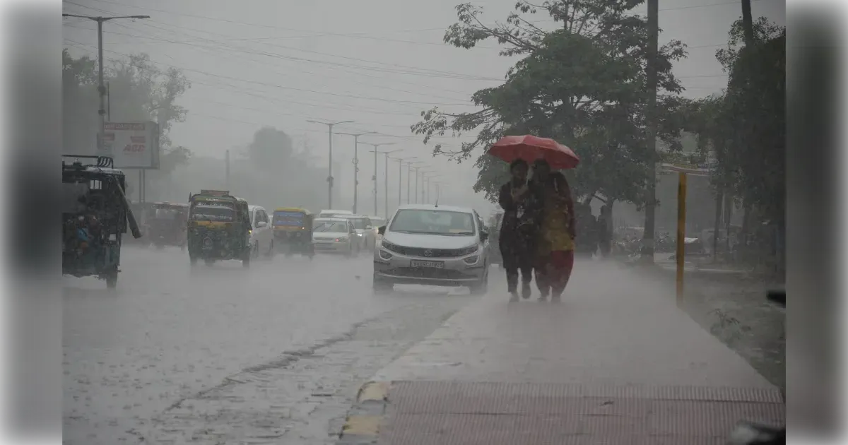 पश्चिमी उत्तर प्रदेश (WESTERN UP): सावधान! आज से करवट लेगा मौसम, पश्चिमी यूपी के जिलों में बारिश के साथ 'कोल्ड डे' का अलर्ट