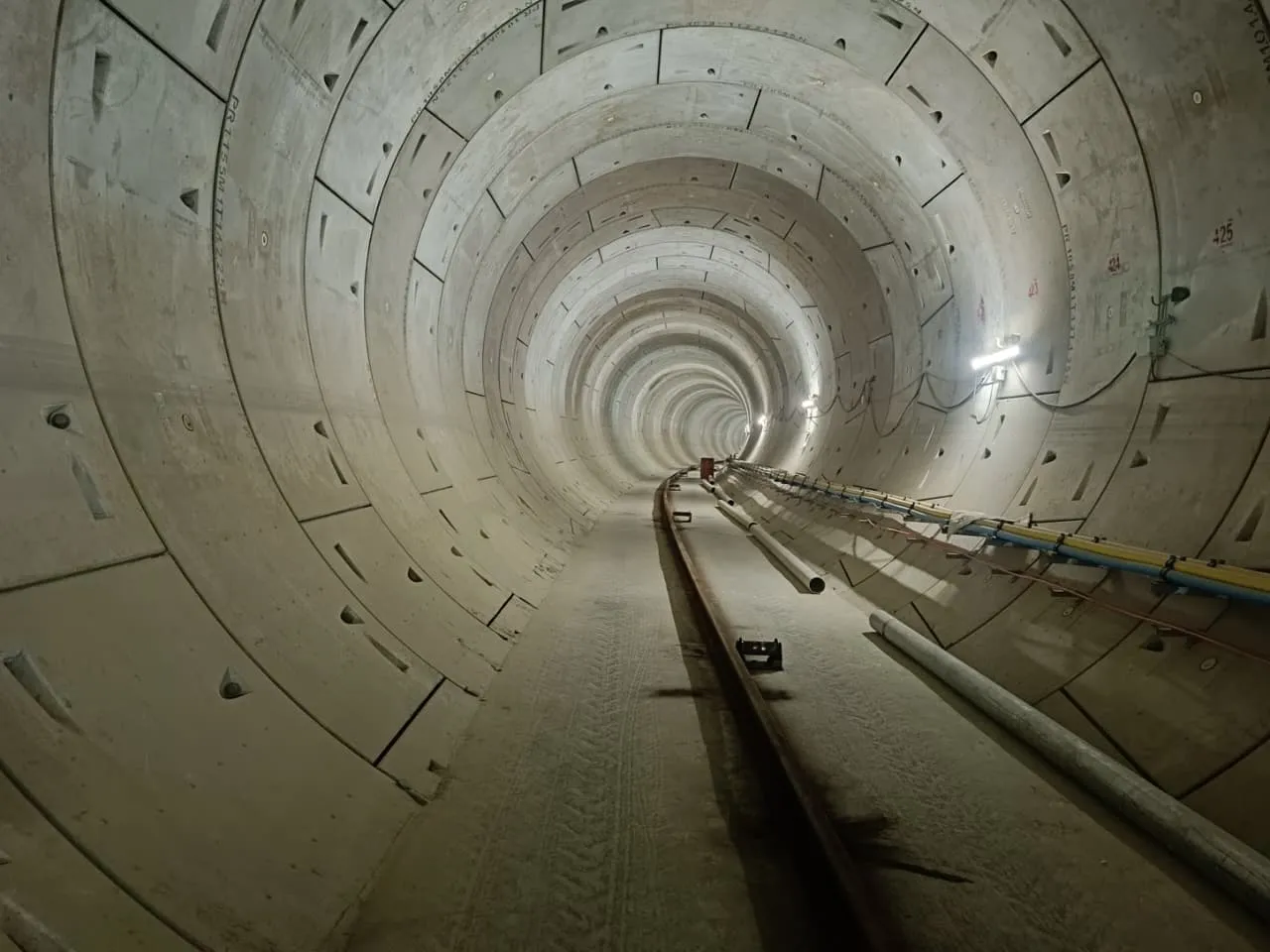 कानपुर मेट्रो कॉरिडोर-2 में अंडरग्राउंड ट्रैक बिछाने की हुई शुरुआत : सुशील कुमार