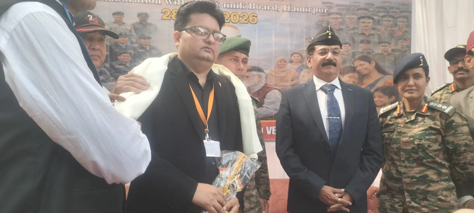 हमीरपुर व बांदा के 29 वीर नारियों को मिला सम्मान...कर्नल सोफिया कुरैशी ने भी पूर्व सैनिकों को किया सम्मानित