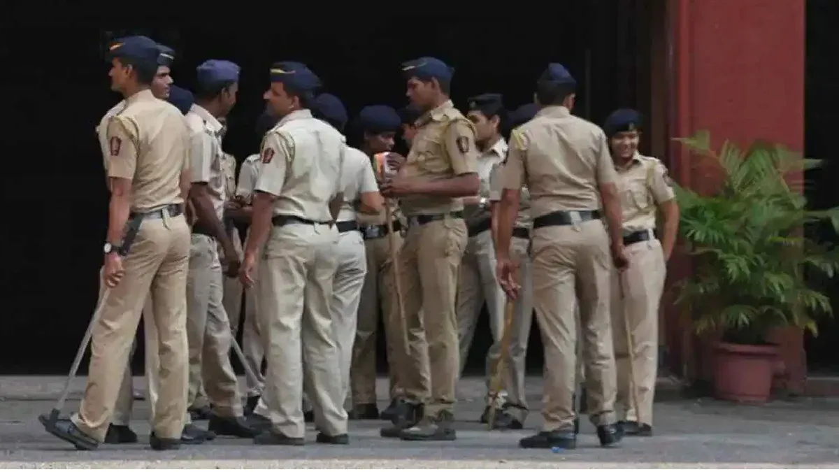 हिमाचल पुलिस ने दिल्ली पुलिस के 20 जवानों को हिरासत में लिया, एआई समिट में शामिल 3 प्रदर्शनकारियों को लेकर जा रहे थे