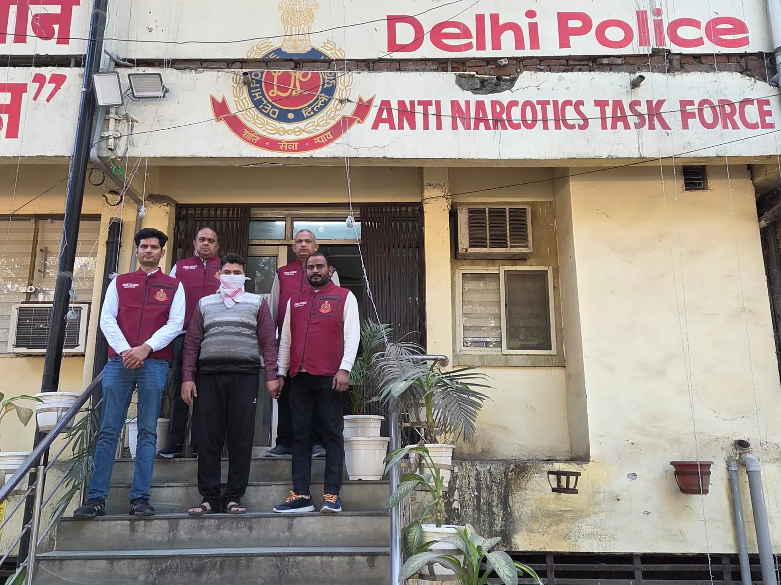 दिल्ली में अवैध दवा सप्लाई रैकेट का भंडाफोड़, दाे गिरफ्तार