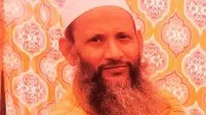 मथुरा: सरकारी स्कूल के हेडमास्टर ने बच्चों को जबरन नमाज पढ़वाई और राष्ट्रगान गाने पर लगाई रोक,हेडमास्टर सस्पेंड